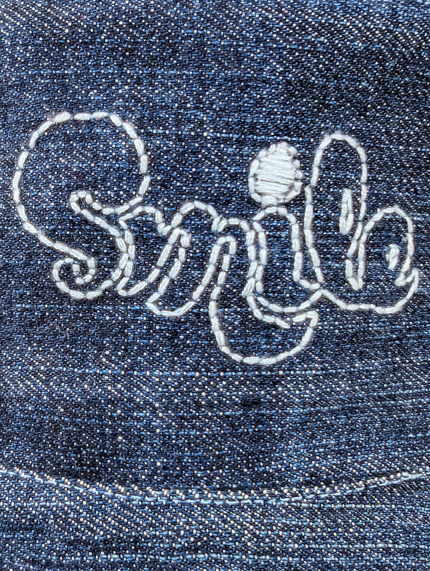 Chapeau bob réversible EyeLoveLu Smiley Face – Broderie main, denim recyclé