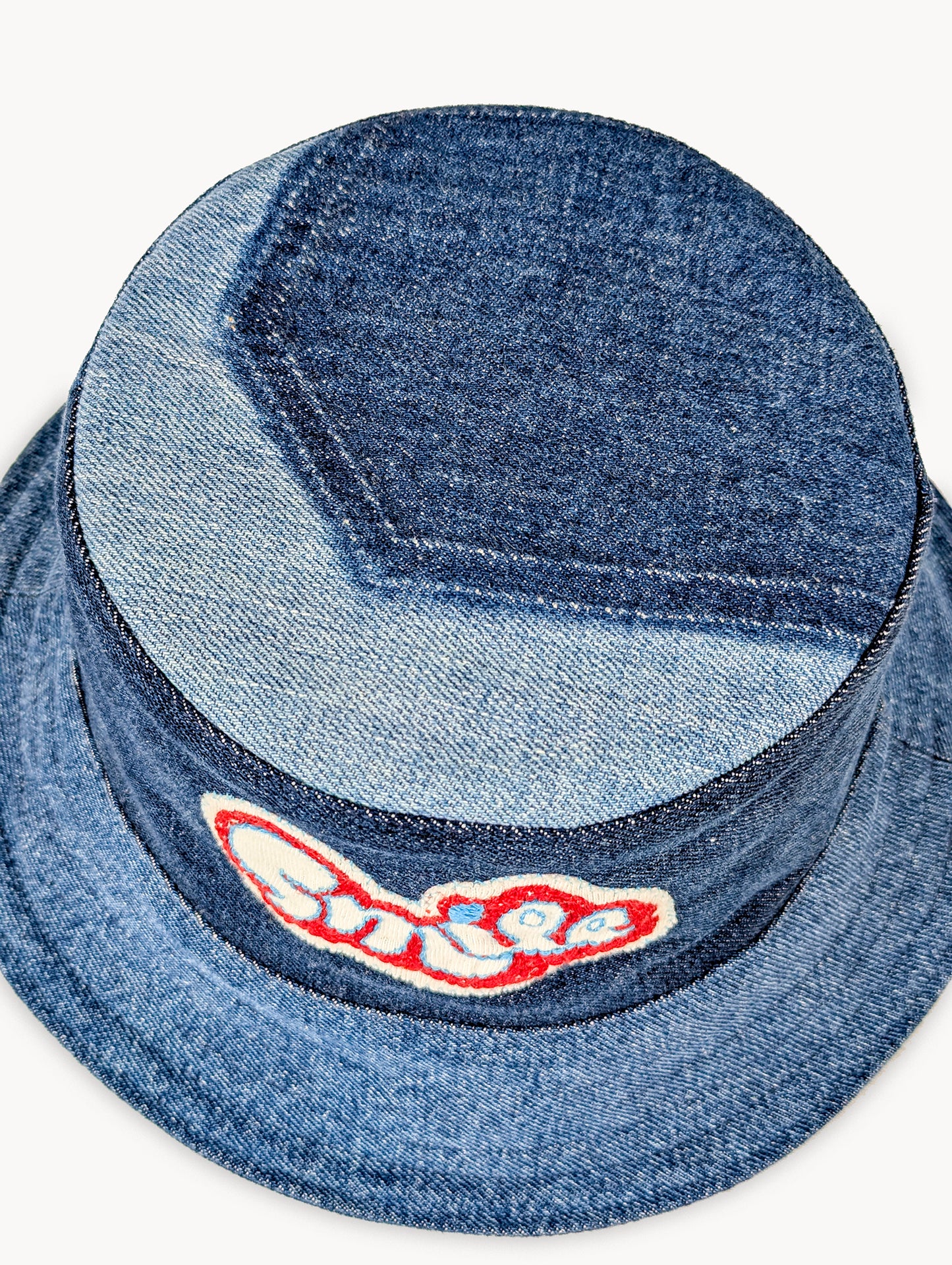 Chapeau bob réversible EyeLoveLu Smiley Face – Broderie main, denim recyclé