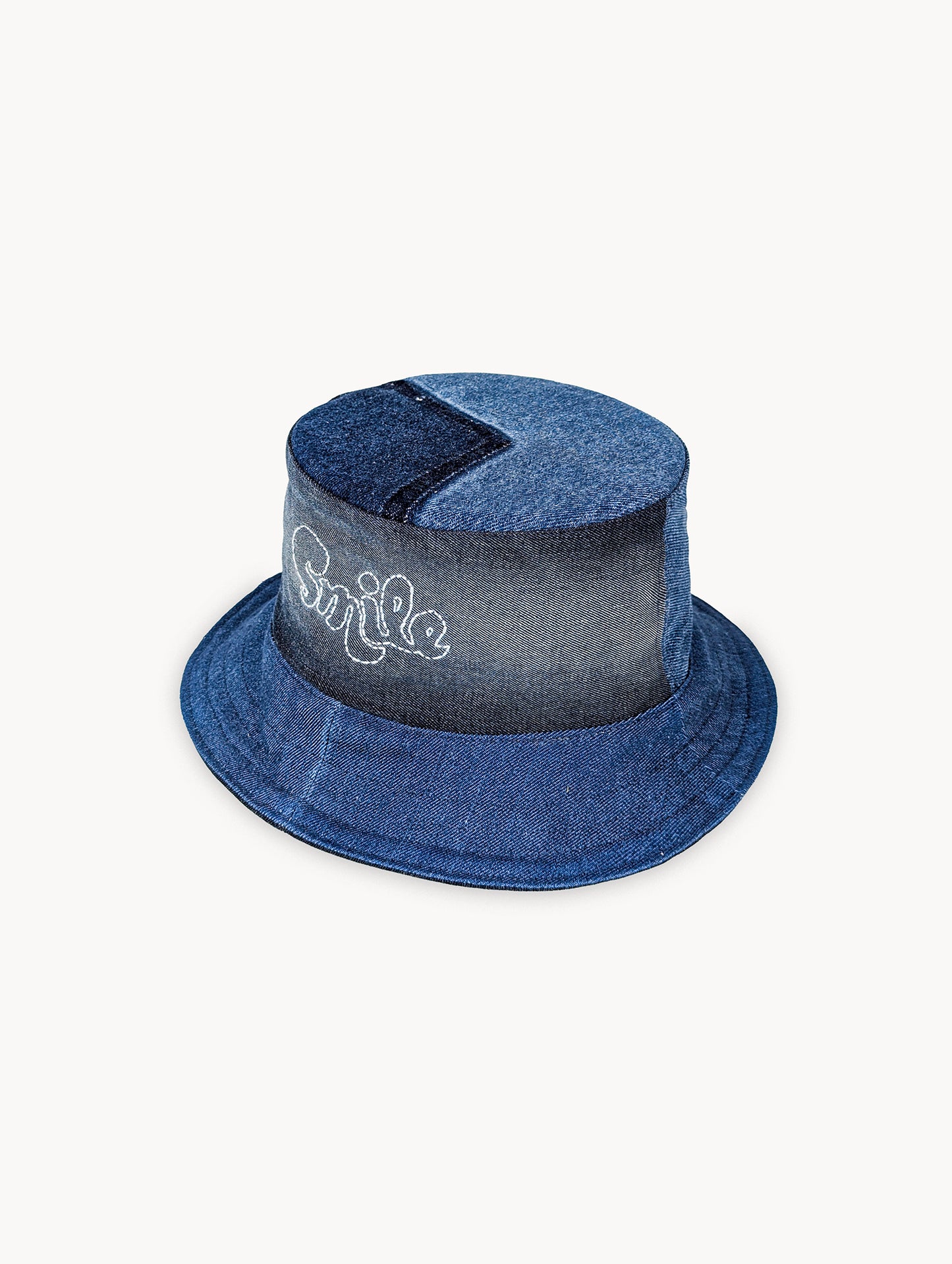Chapeau bob réversible EyeLoveLu Smiley Face – Broderie main, denim recyclé