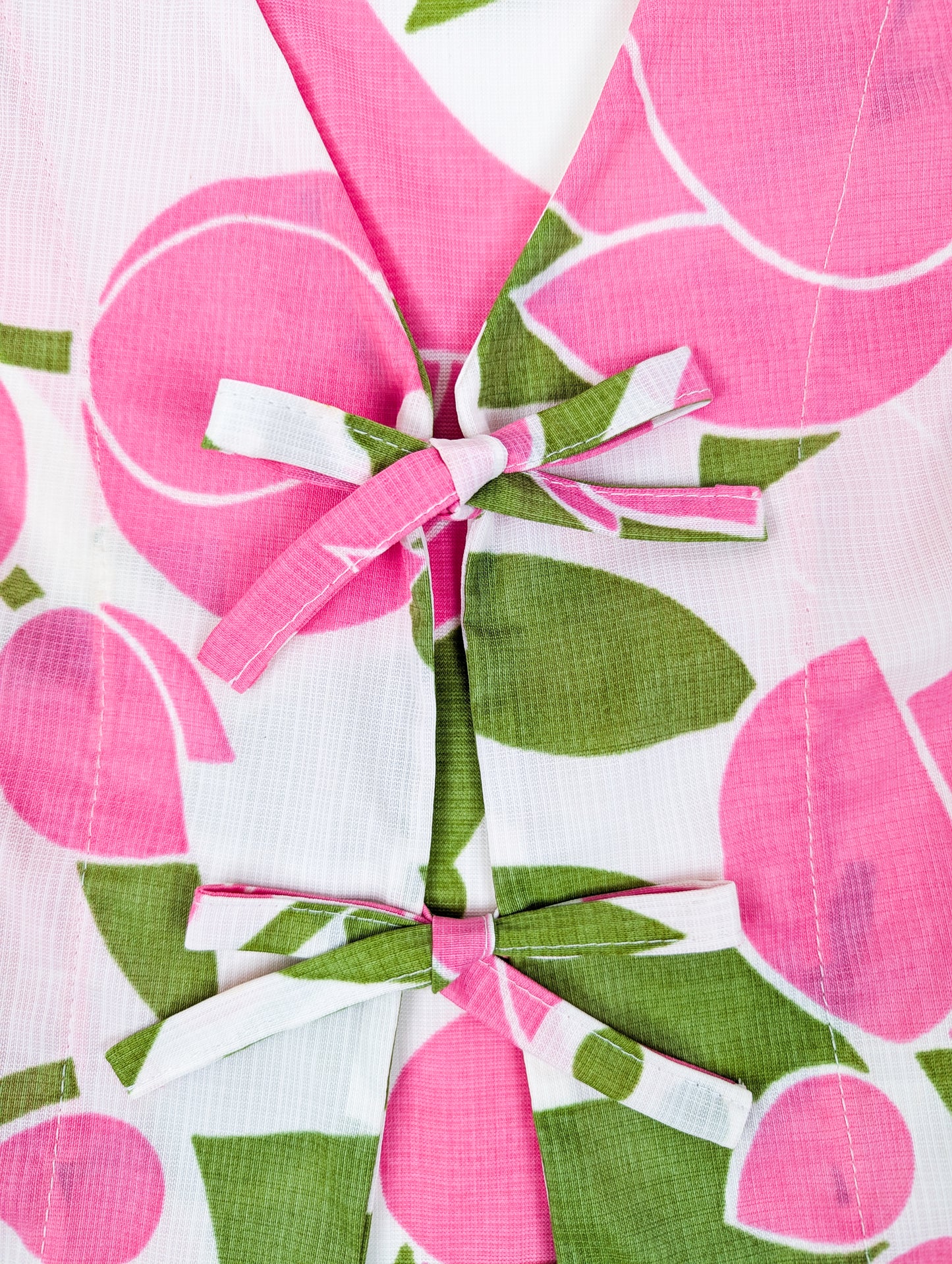Débardeur court à nouer sur le devant, motif floral, style années 70, EyeLoveLu – Fabriqué à la main à partir de nappe recyclée