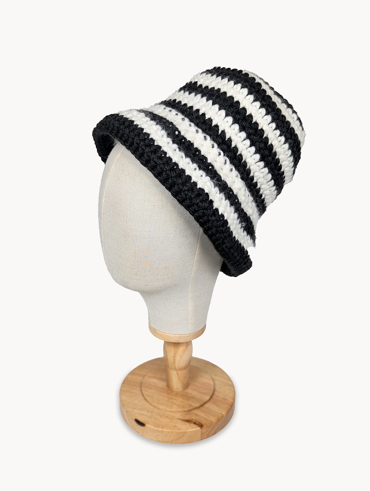 EyeLoveLu Crochet Sailor / Cloche Hat